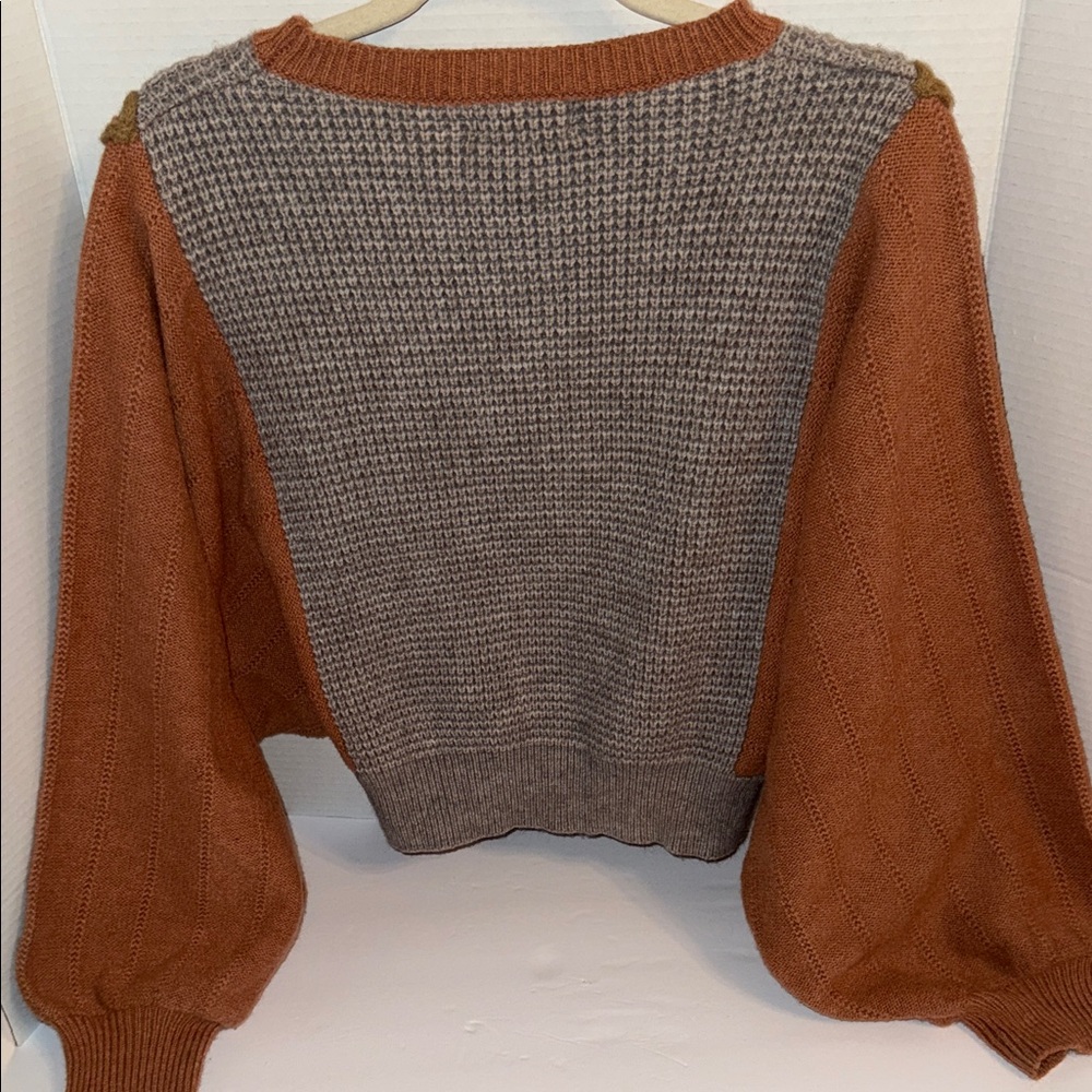 &merci Women's Brown and Tan Crew Neck Sweater Dolman Batwing Sleeves - Picture 6 of 9